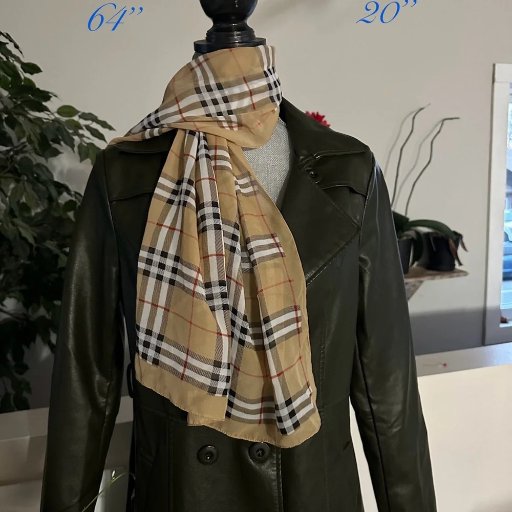 🧣 - Picture 3 of 3